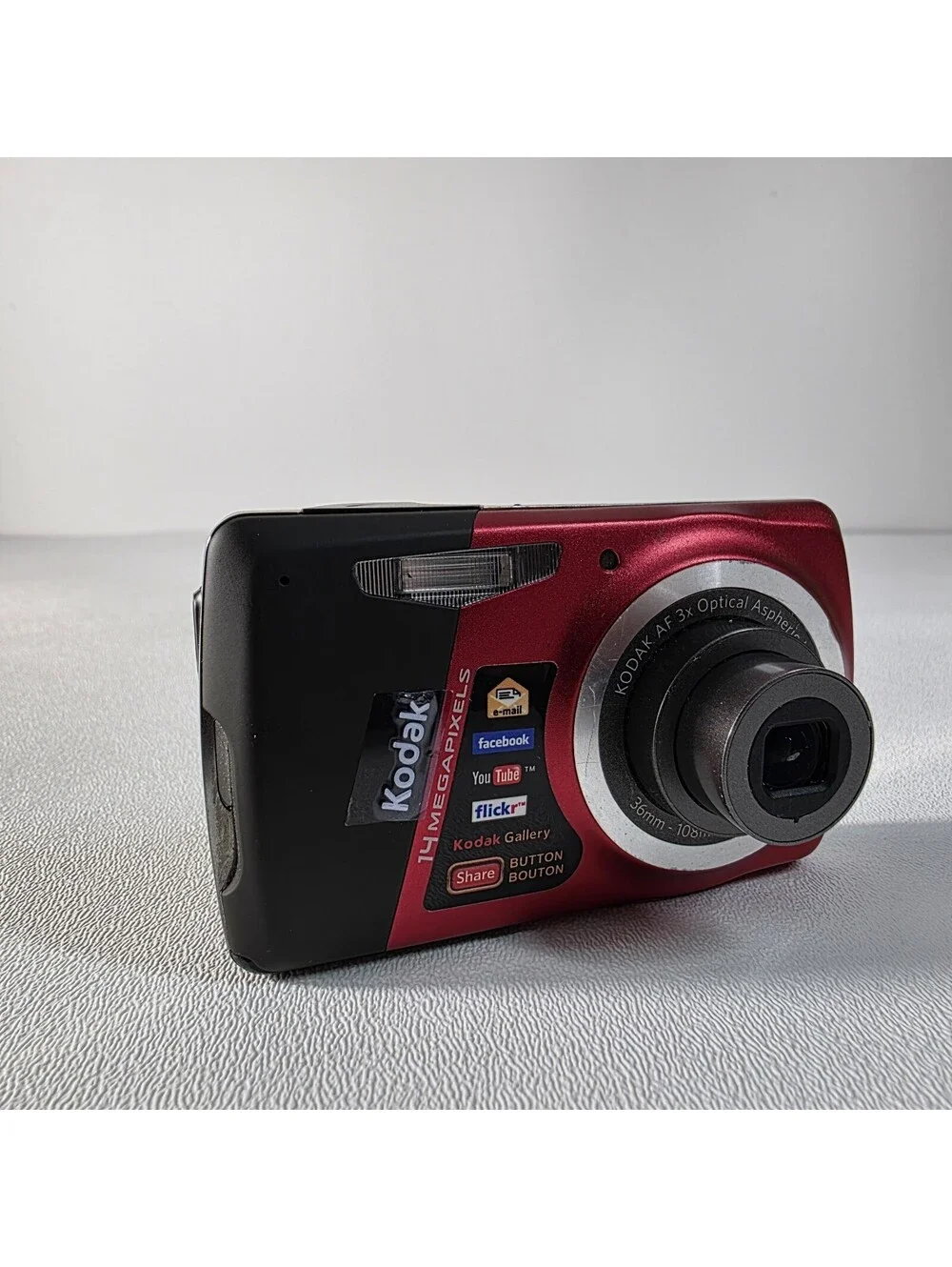 Kodak EasyShare M531 Red 14MP CCD Digital Camera 3x Zoom Vintage Digicam Tested